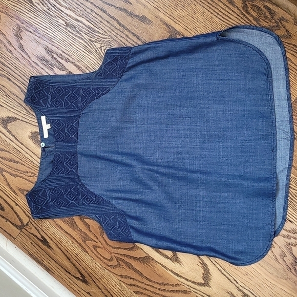 Laju Sleeveless Chambray Embroidered Top - Picture 1 of 8